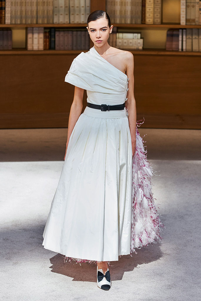 Haute Couture Fall 2019: 20 платьев, которые достойны невест – Oh My Wed Day