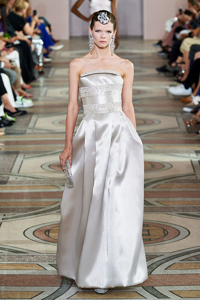 Haute Couture Fall 2019: 20 платьев, которые достойны невест – Oh My Wed Day